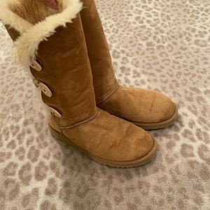 Women’s Bailey Triple Button Ugg’s